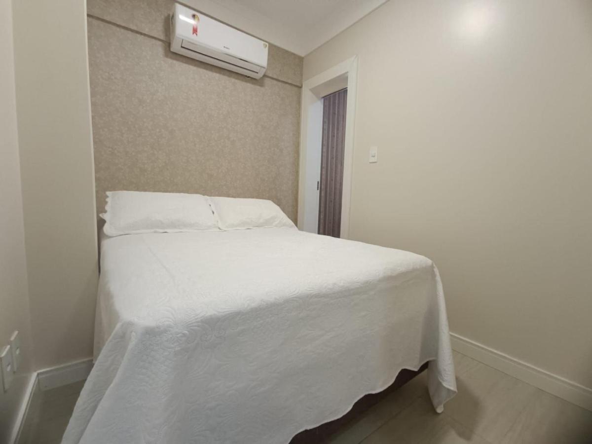 3 Suites Linda Vista Da Orla De Bc A 50M Da Praia - Somente Familiares Balneário Camboriú Exterior foto