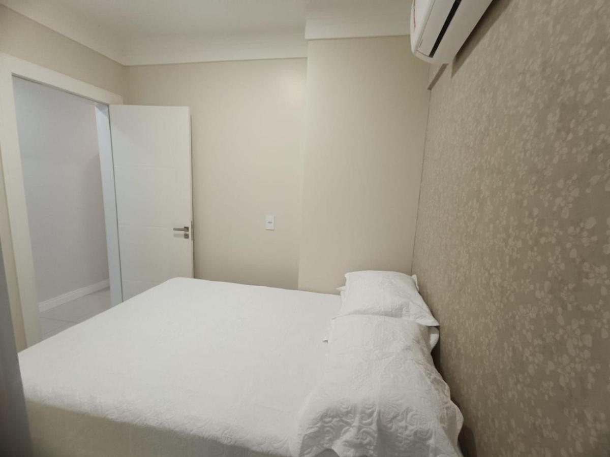 3 Suites Linda Vista Da Orla De Bc A 50M Da Praia - Somente Familiares Balneário Camboriú Exterior foto
