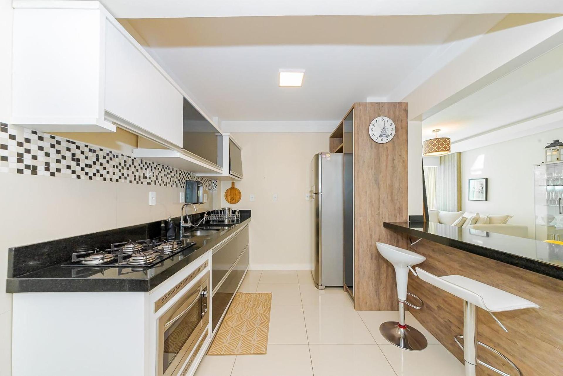 3 Suites Linda Vista Da Orla De Bc A 50M Da Praia - Somente Familiares Balneário Camboriú Exterior foto
